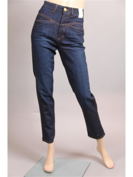 pedal pusher closed jeans