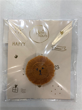 broche des petits hauts fauve